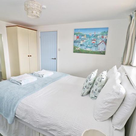 Seaside Apartment New Quay エクステリア 写真