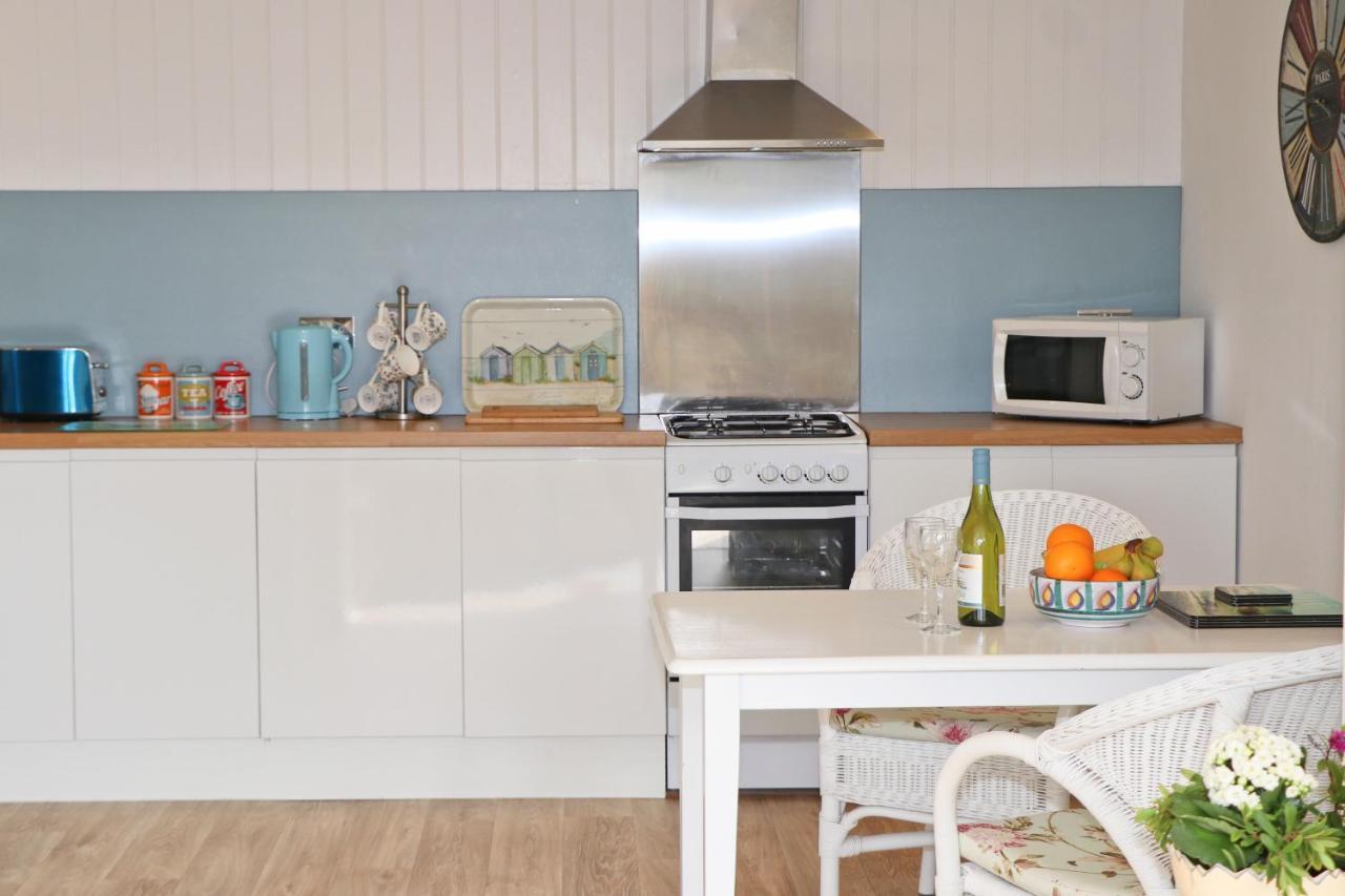 Seaside Apartment New Quay エクステリア 写真