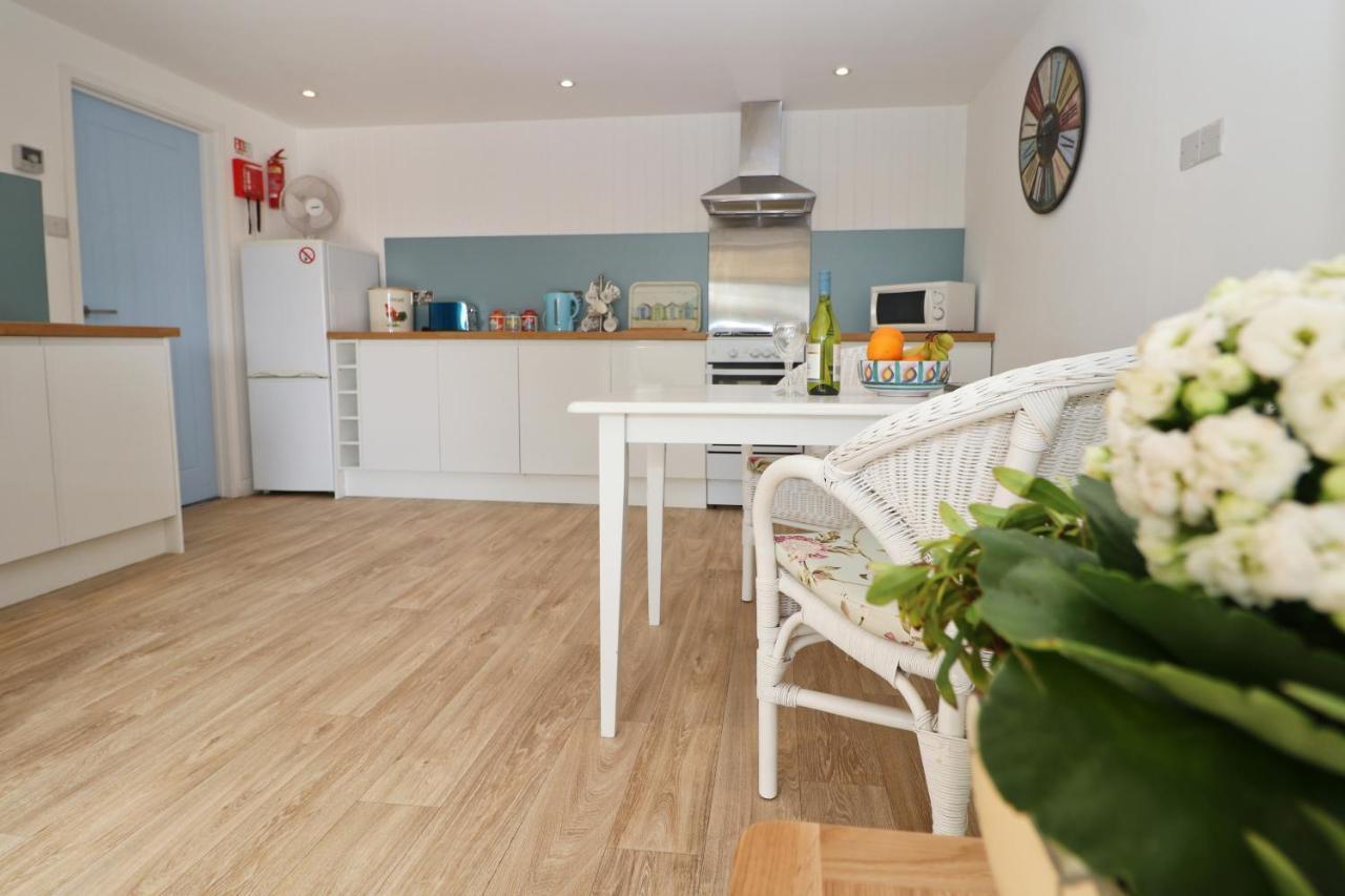 Seaside Apartment New Quay エクステリア 写真