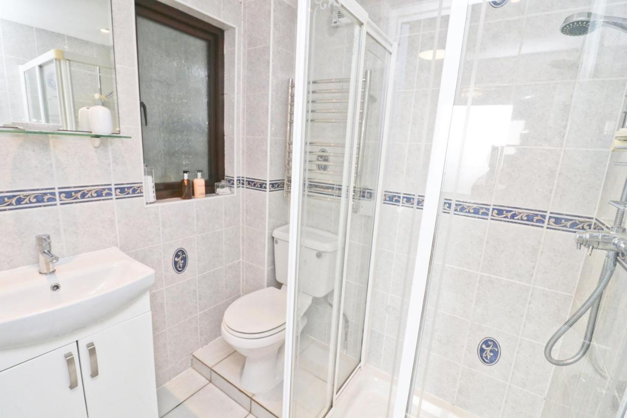 Seaside Apartment New Quay エクステリア 写真