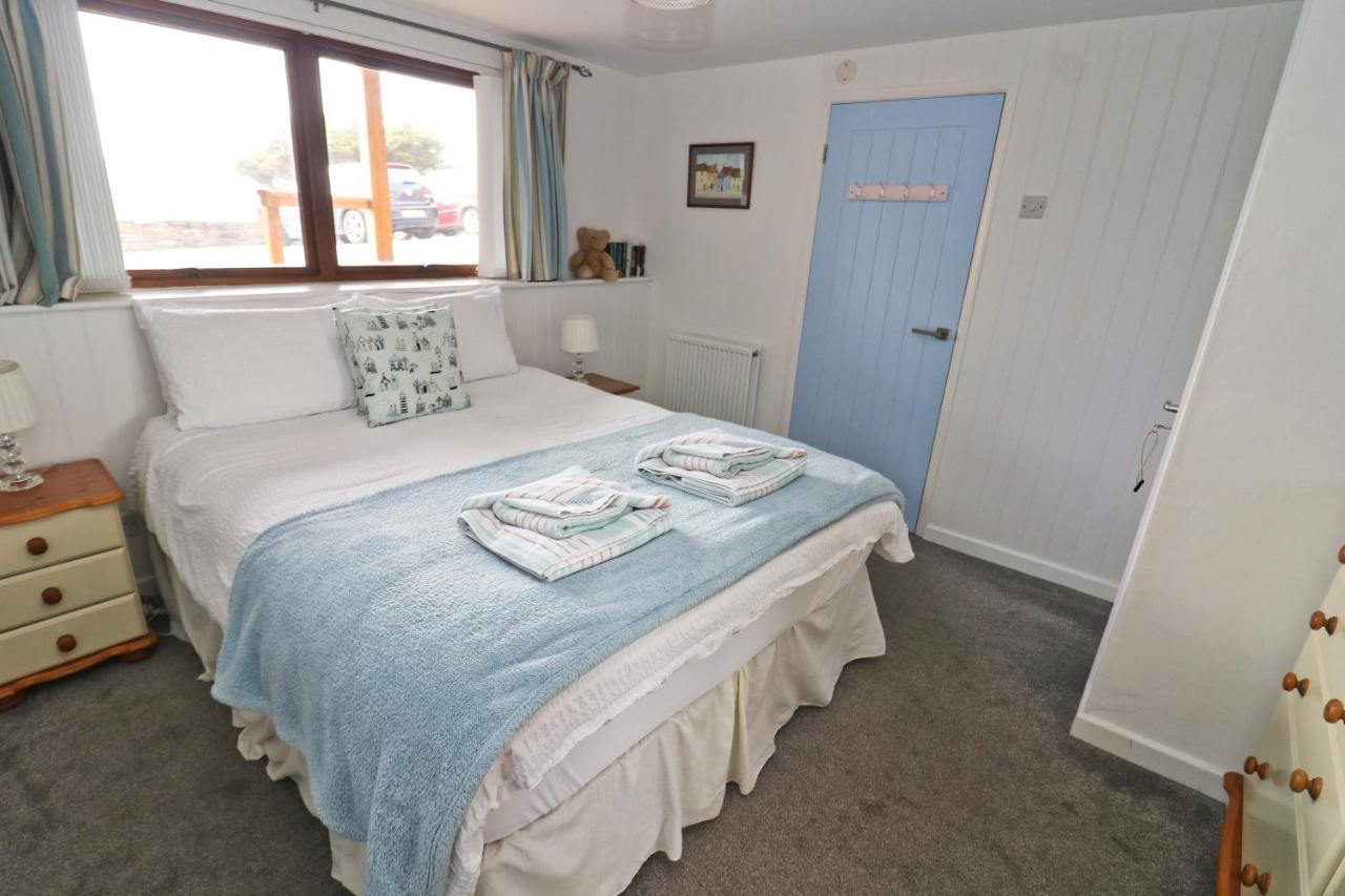 Seaside Apartment New Quay エクステリア 写真